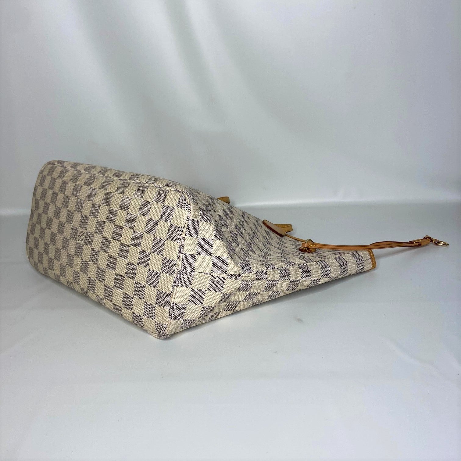 Shop authentic Louis Vuitton Neverfull MM at revogue for just USD